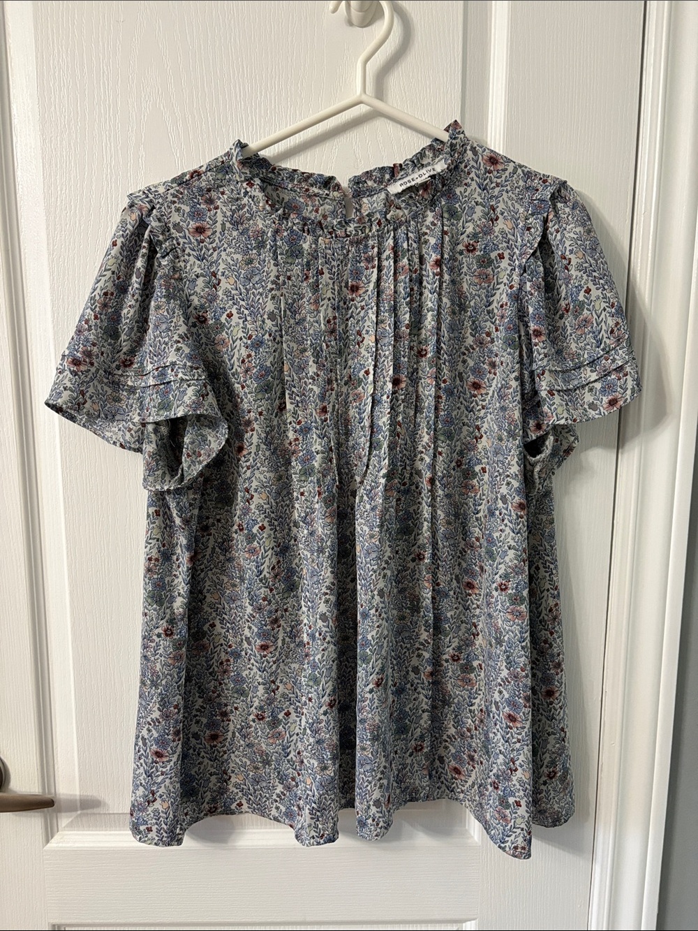 Rose & Olive Blue Floral Pintuck Ruffle Sleeve Blouse